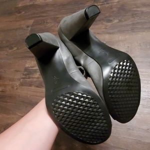 AEROSOLES Shoes - Aerosoles Gray Peeptoe Heels AEROSOLES Shoes - Aerosoles Gray Peeptoe Heels